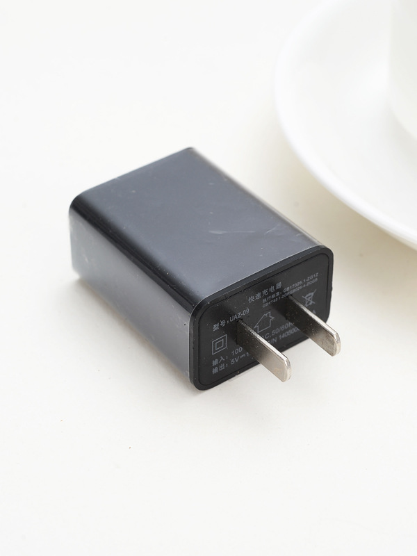 快速充电器各类充电器厂家直销安卓苹果华为充电充电头数据线