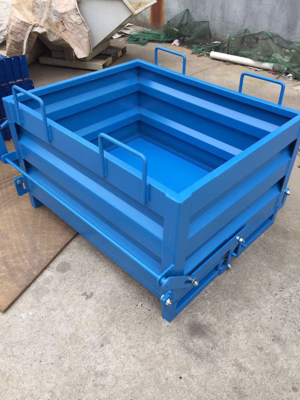 自卸式铁屑箱 倒料周转箱 钢制废料垃圾转运箱