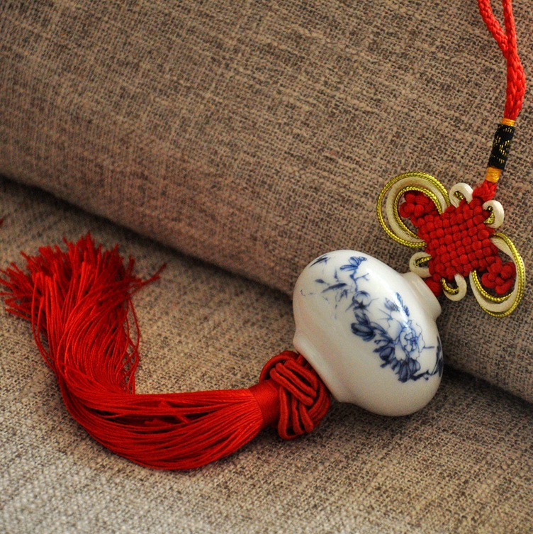 创意礼品汽车内饰挂件 中国风陶瓷葫芦汽车挂件 双须流苏挂件批发