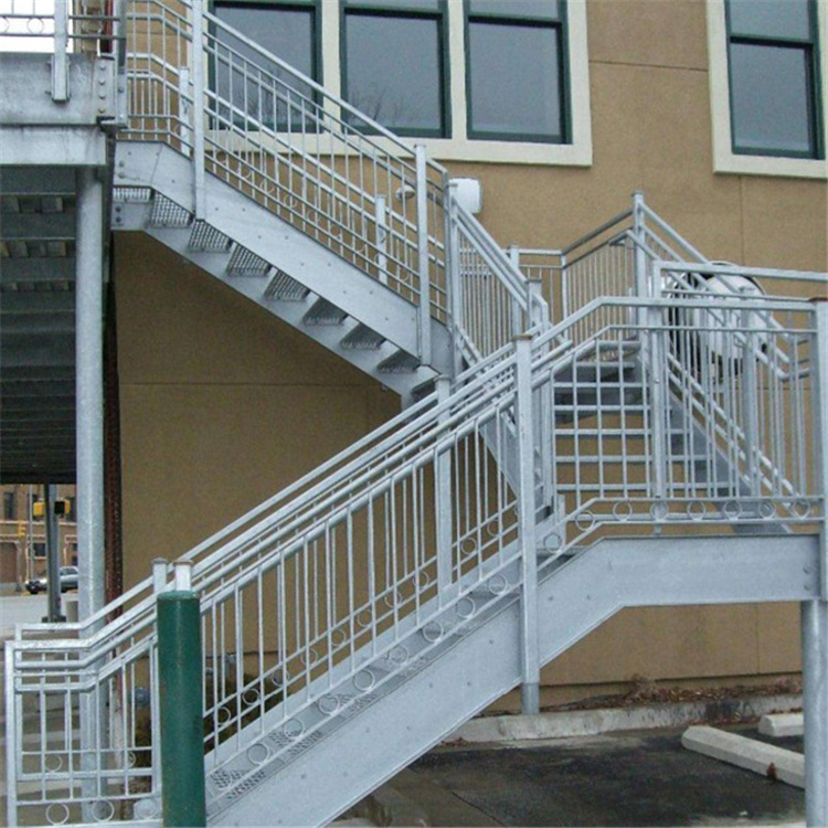 直梯户外消防楼梯安装外墙楼梯
