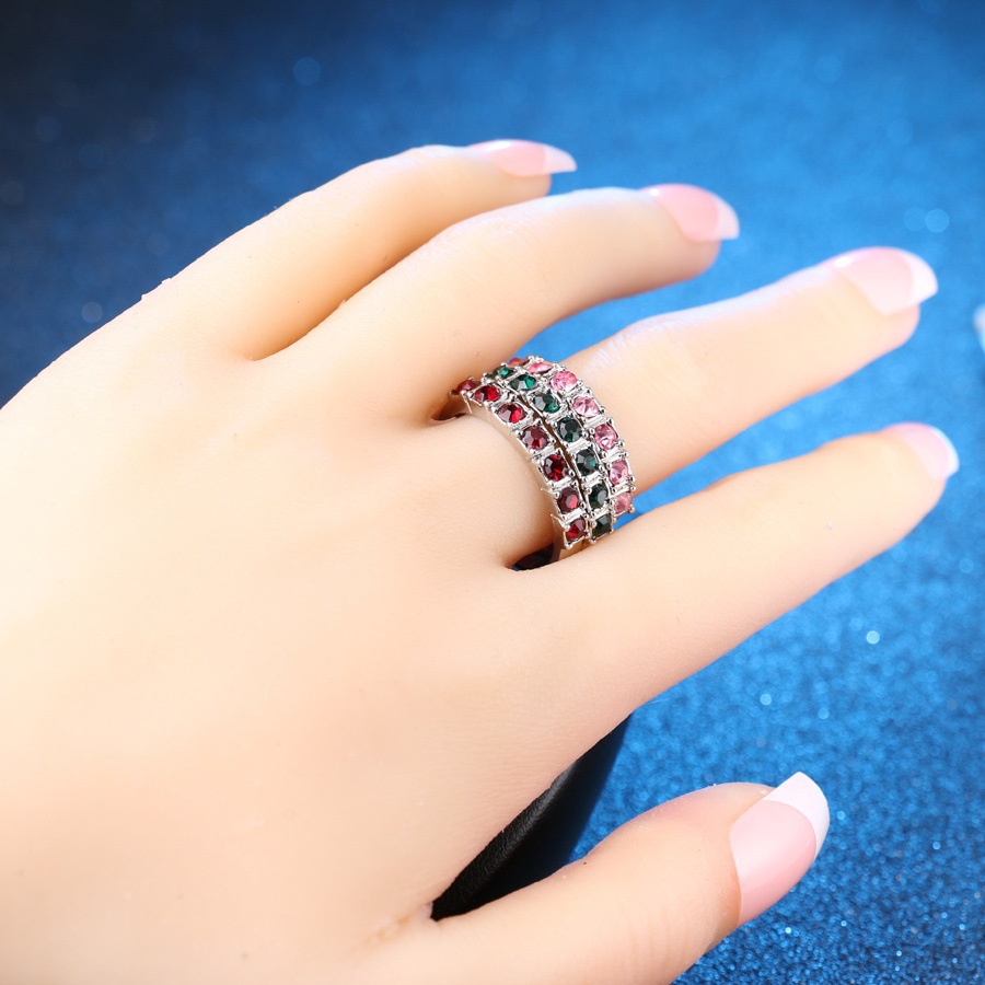 新款韩版时尚简约个性尾戒情人节礼物镶钻蓝宝石女款订婚戒指首饰