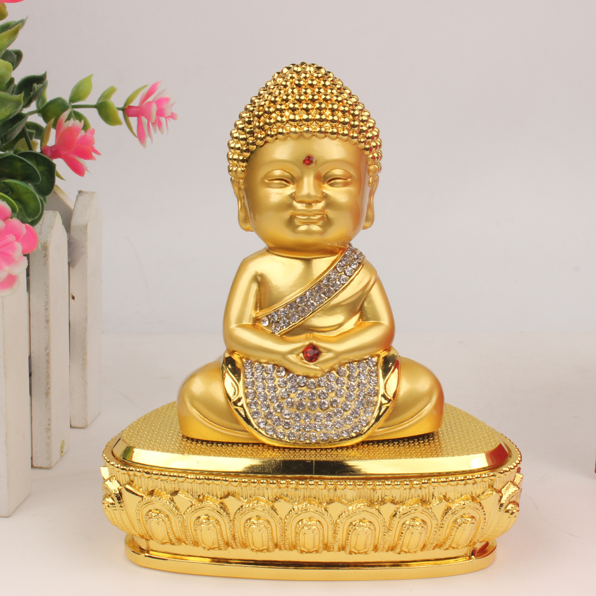 家居礼品合金贴钻小沙泥摆件小和尚车载香水座汽车合金佛摆件