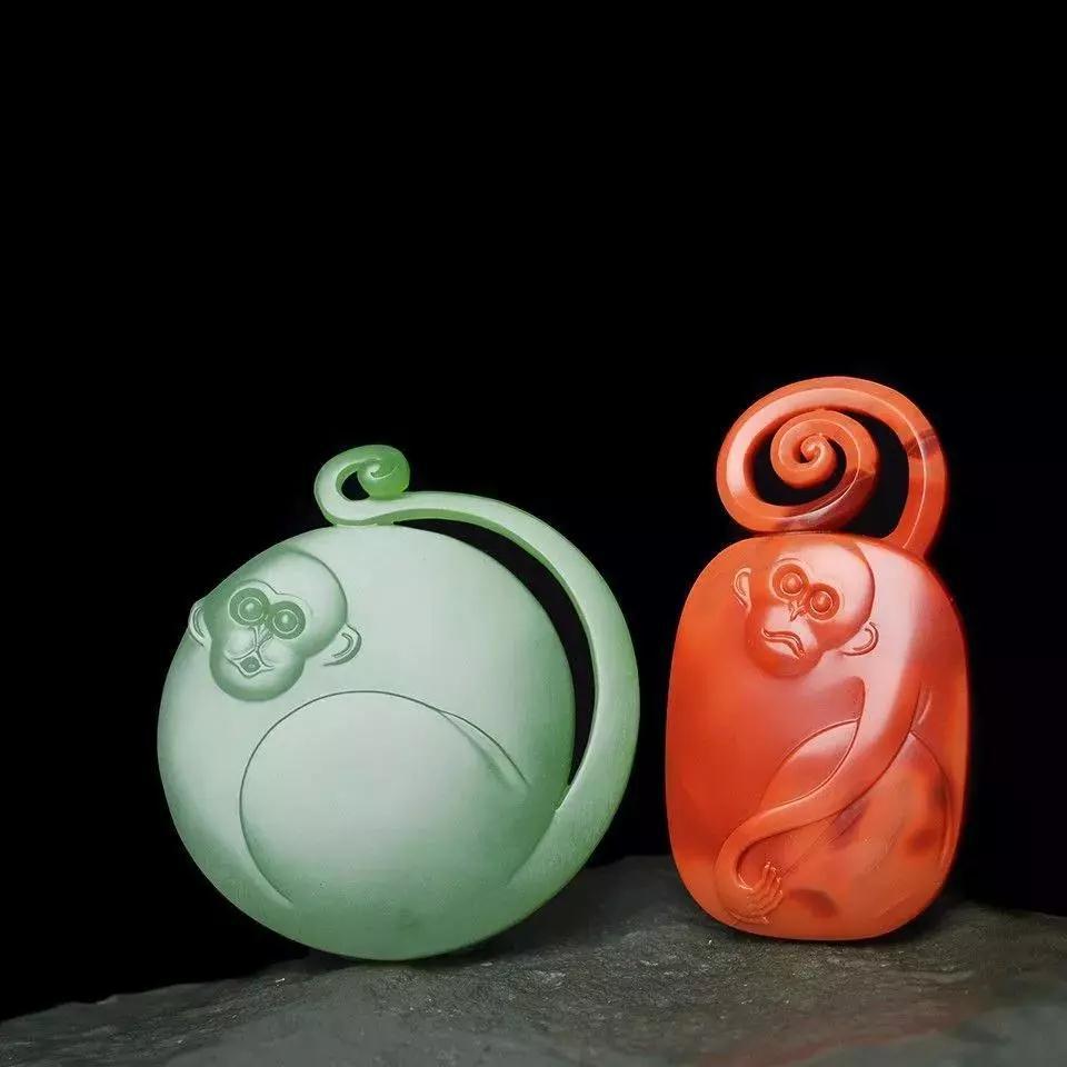 搜罗那些风靡网络上震碎三观的搞怪玉雕