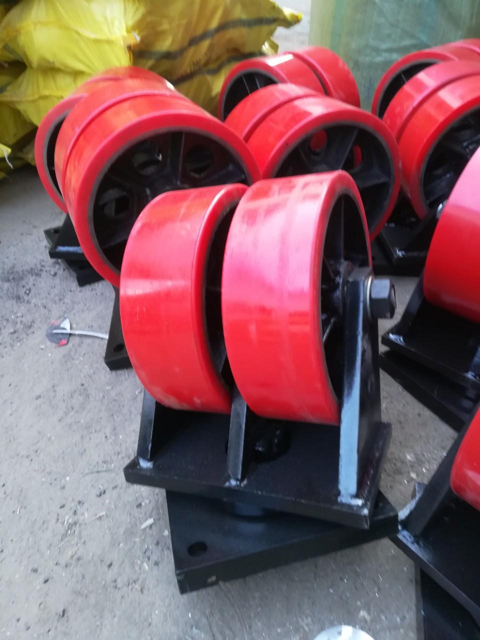 厂家生产订做各种超重型双排万向轮.大型机械设备脚轮.出口贸易轮