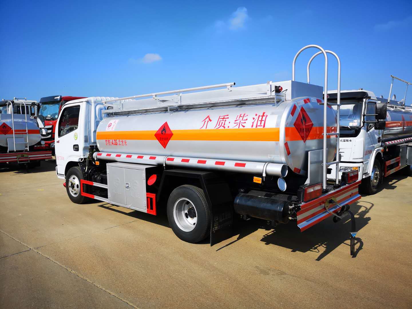 东风多利卡3—8吨加油车厂家