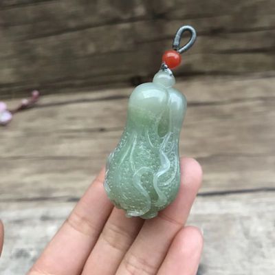 一手货源新疆和田玉白菜吊坠 青海料带翠色百财招财挂件玉坠附证