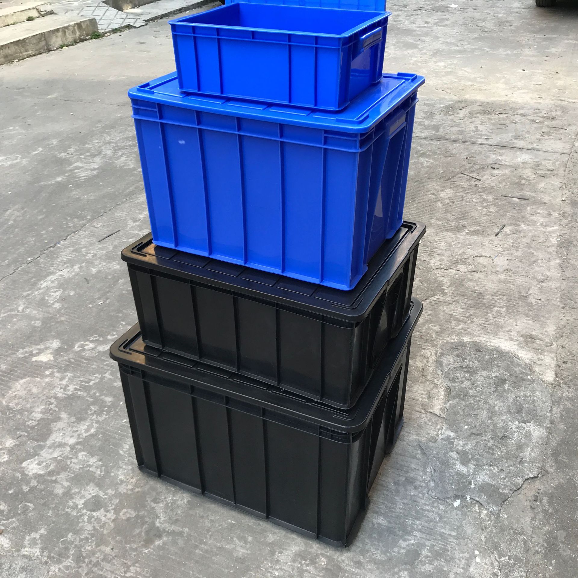 塑料周转箱 工业仓库收纳箱 车间物料箱 加厚带盖大号运输物流箱