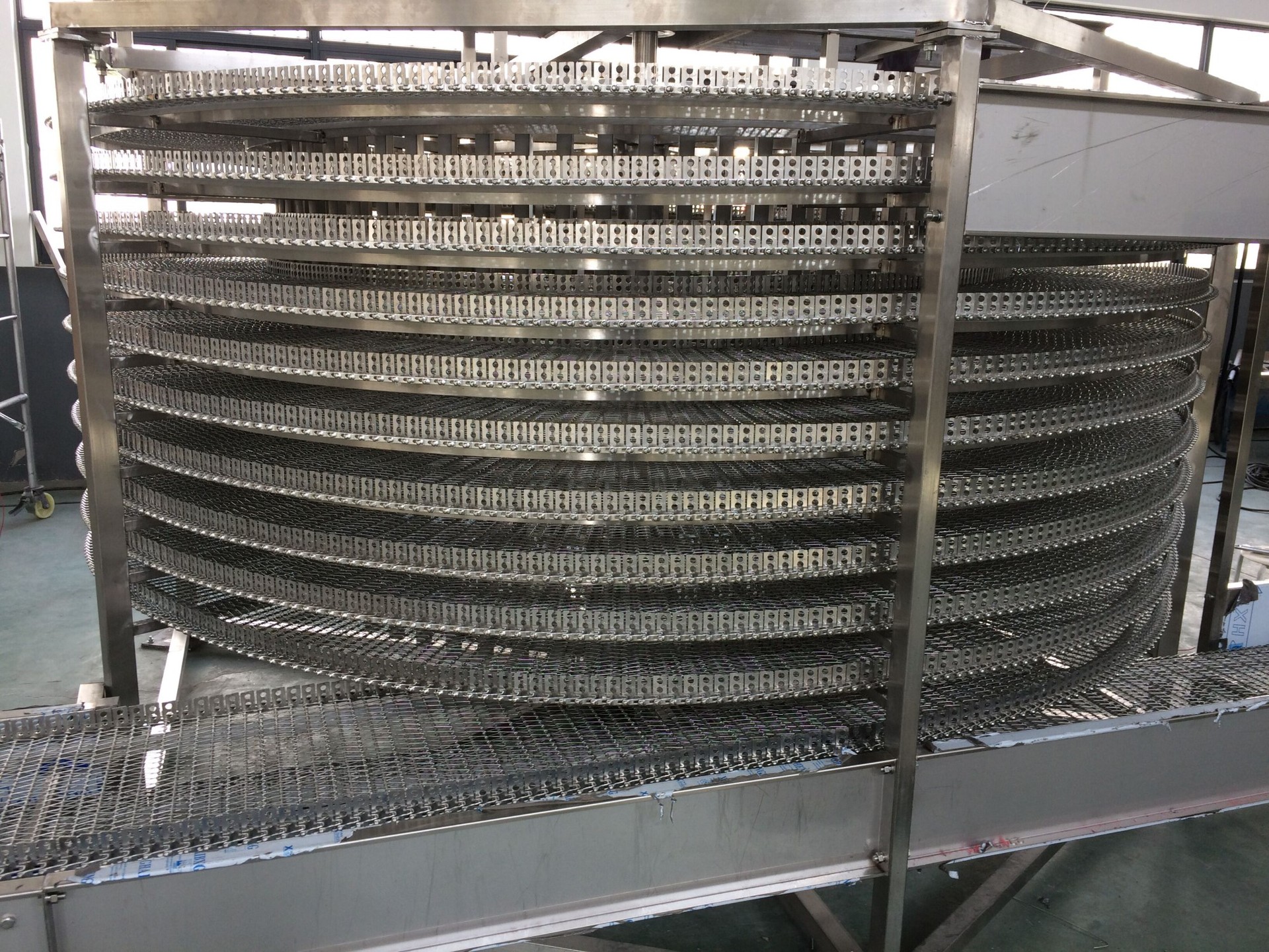 面包汉堡螺旋输送冷却塔 面团醒发螺旋输送塔