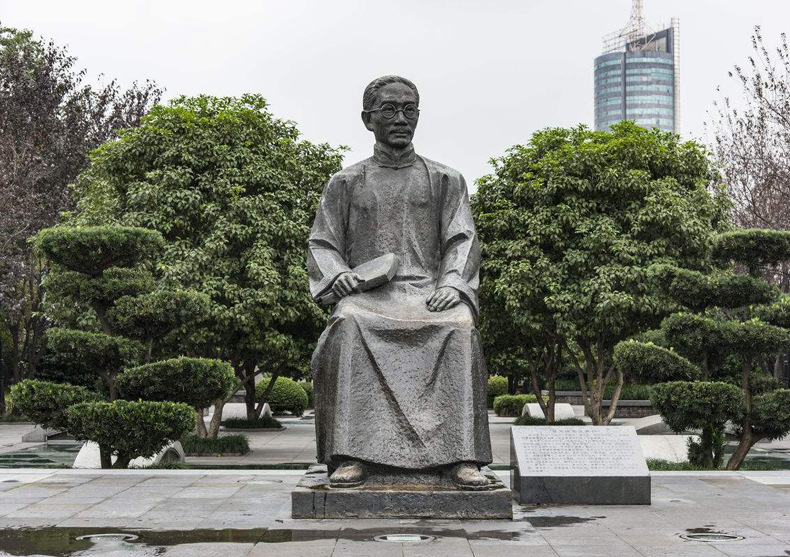 供应铸铜蔡元培雕塑 黄铜铸造校园文化人物雕像定制 工厂直销 02