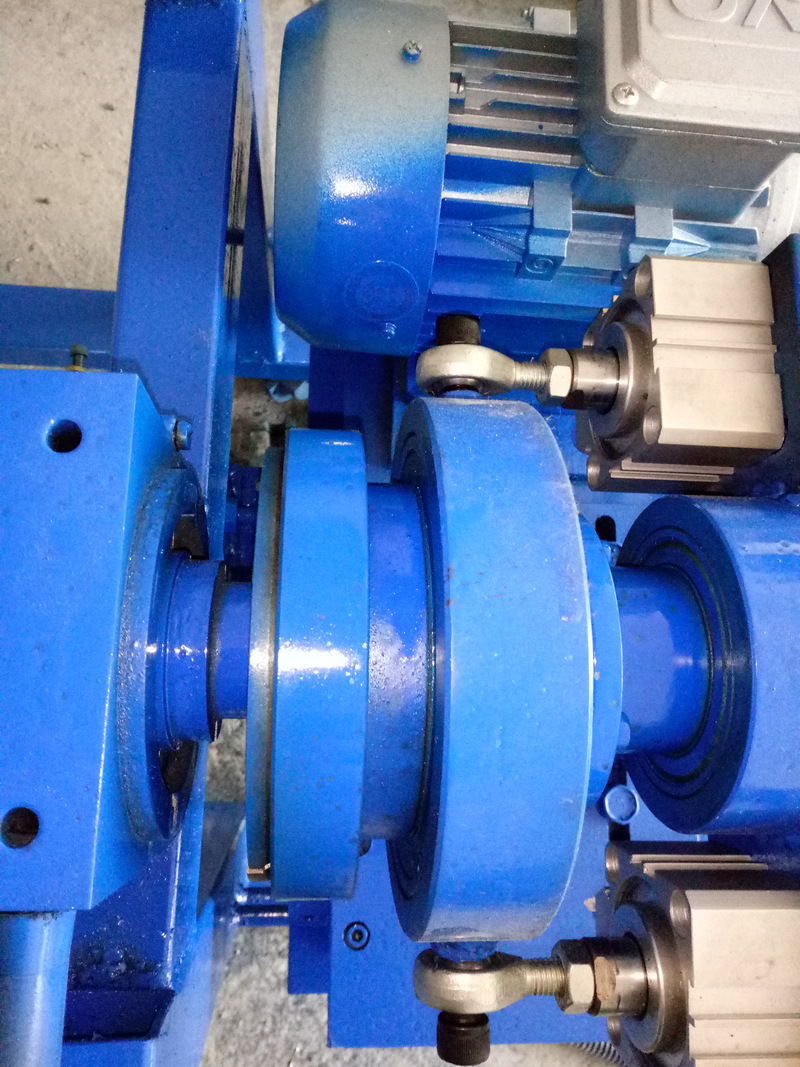 厂家直销塑料挤出机 小型螺杆塑料切割挤压机定制 塑料挤出机