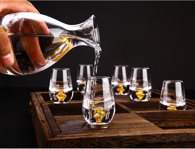 日式创意水晶玻璃灌金箔烈白酒小品杯刻度藏金分酒器礼盒礼品套装