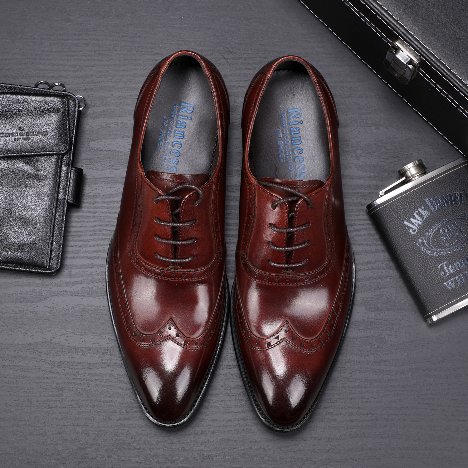 新品男式商务正装皮鞋男系带欧版尖头真皮单鞋结婚鞋大气