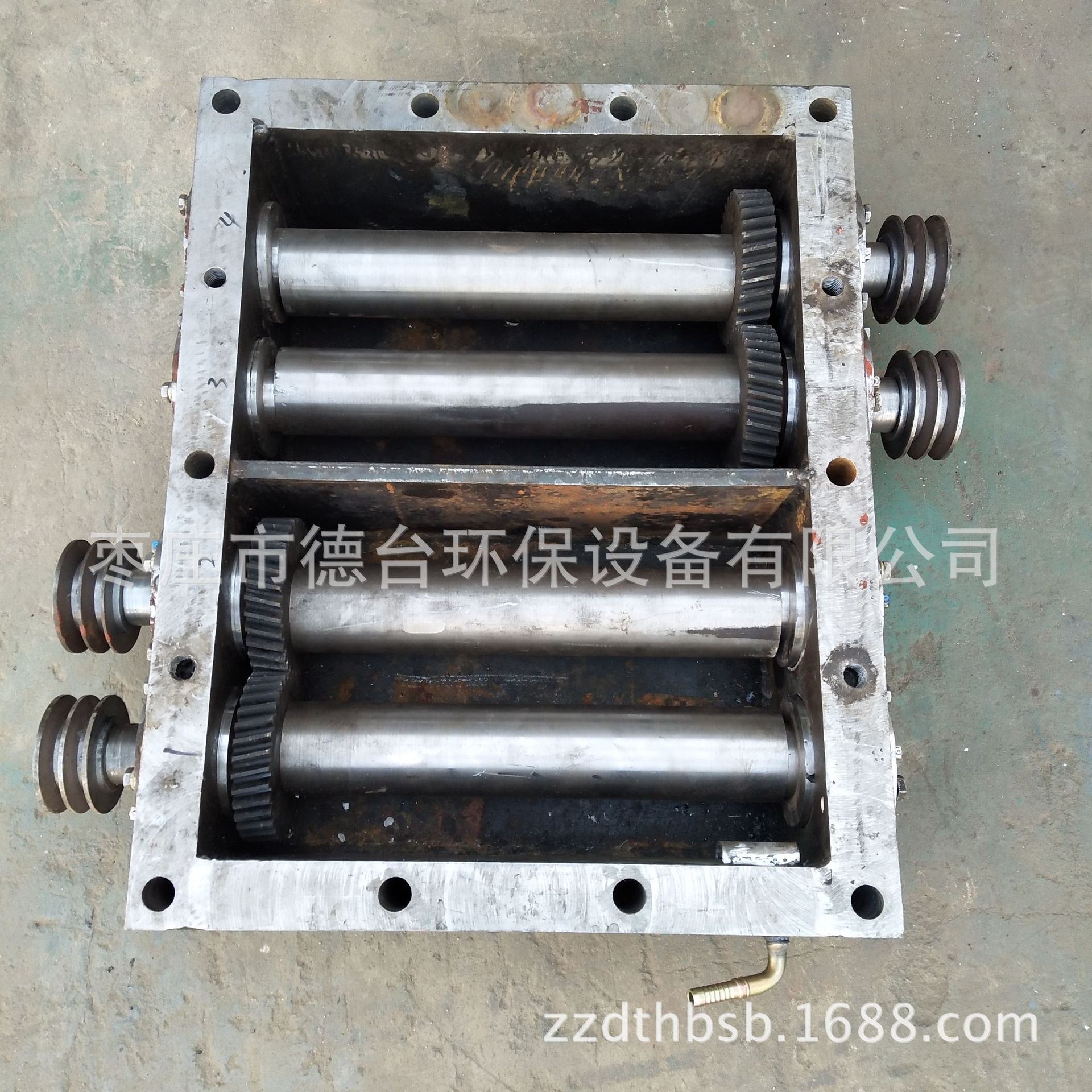 山东供应液压砖机振动箱3-15高频震动箱