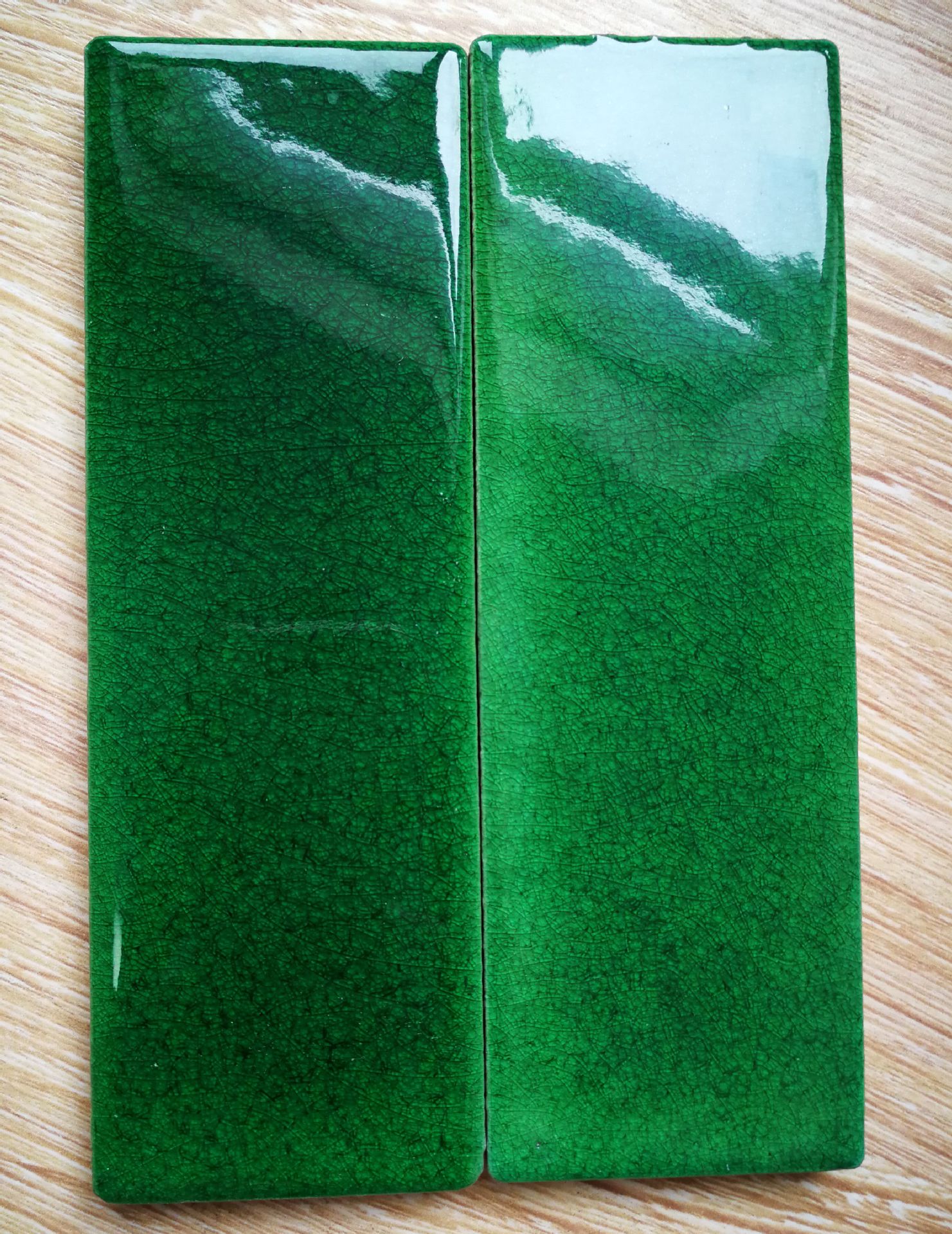 绿色冰裂纹瓷砖 墨绿浅绿彩砖 窑变冰裂纹手工砖 吧台背景墙瓷砖