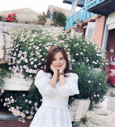 一池云锦果果:婵皙草本水乳透亮你的美嫩肌,夏日女神风景线