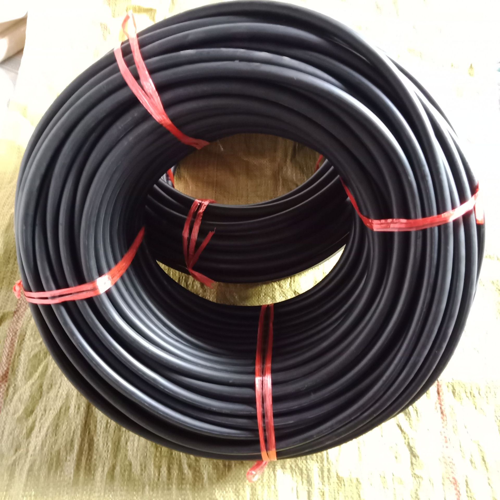 氟胶管 高温耐磨损fkm氟胶水管 耐酸碱黑色氟胶管