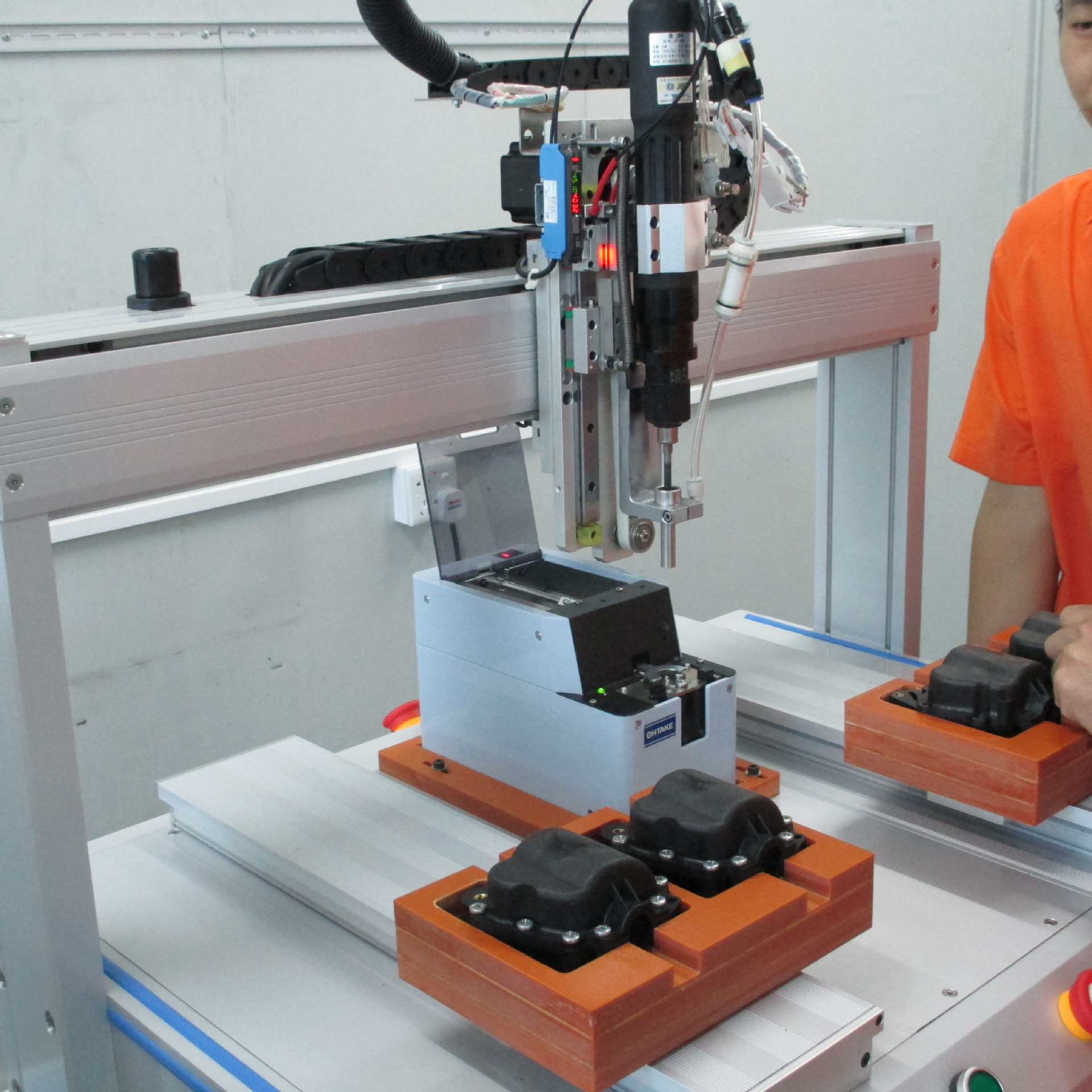 批发螺丝机 吸附式自动锁螺丝机 自动拧螺丝机设备 螺丝机厂家