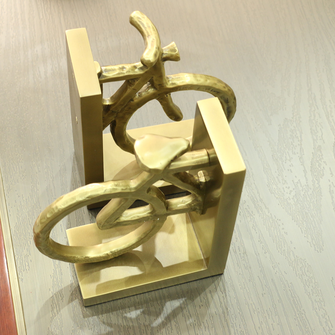 铜书靠自行车书架书立铜制工艺品客厅摆件创意工艺品办公室菲尔特