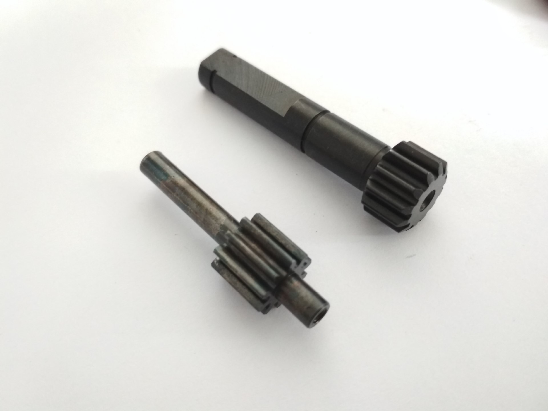 深圳齿轮加工 小轴齿轮 电器齿轮轴 斜齿轮轴 直齿轮轴 传动轴