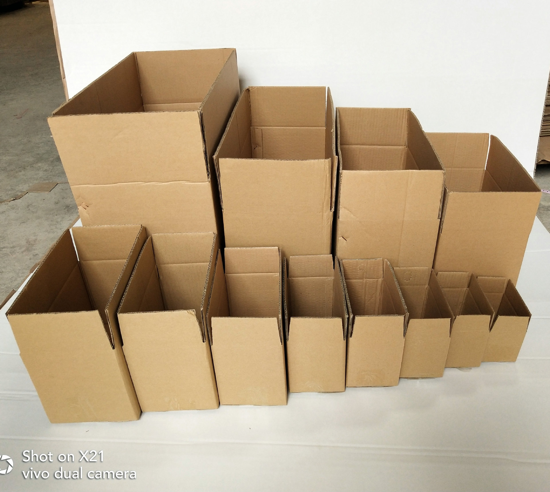 三层特硬纸箱五层快递打包纸箱子加强型加厚包装箱飞机盒子批发