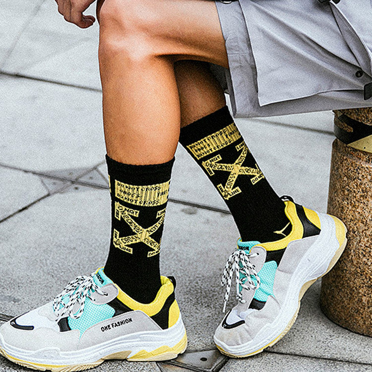 Socks Men's European and American Fashion Letters Totem Tube Socks Hip Hop Sports Men's Socks Street Dance Skateboard Men's Cotton Socks