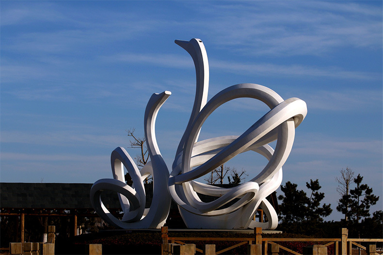 城市景观不锈钢抽象动物鸽子雕塑定制广场海边不锈钢天鹅雕塑摆件