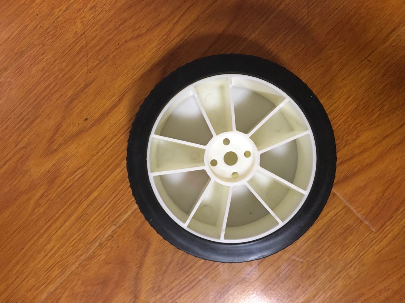 注塑厂家生产电动滑板车车轮 电动车塑料车轮开模注塑生产加工