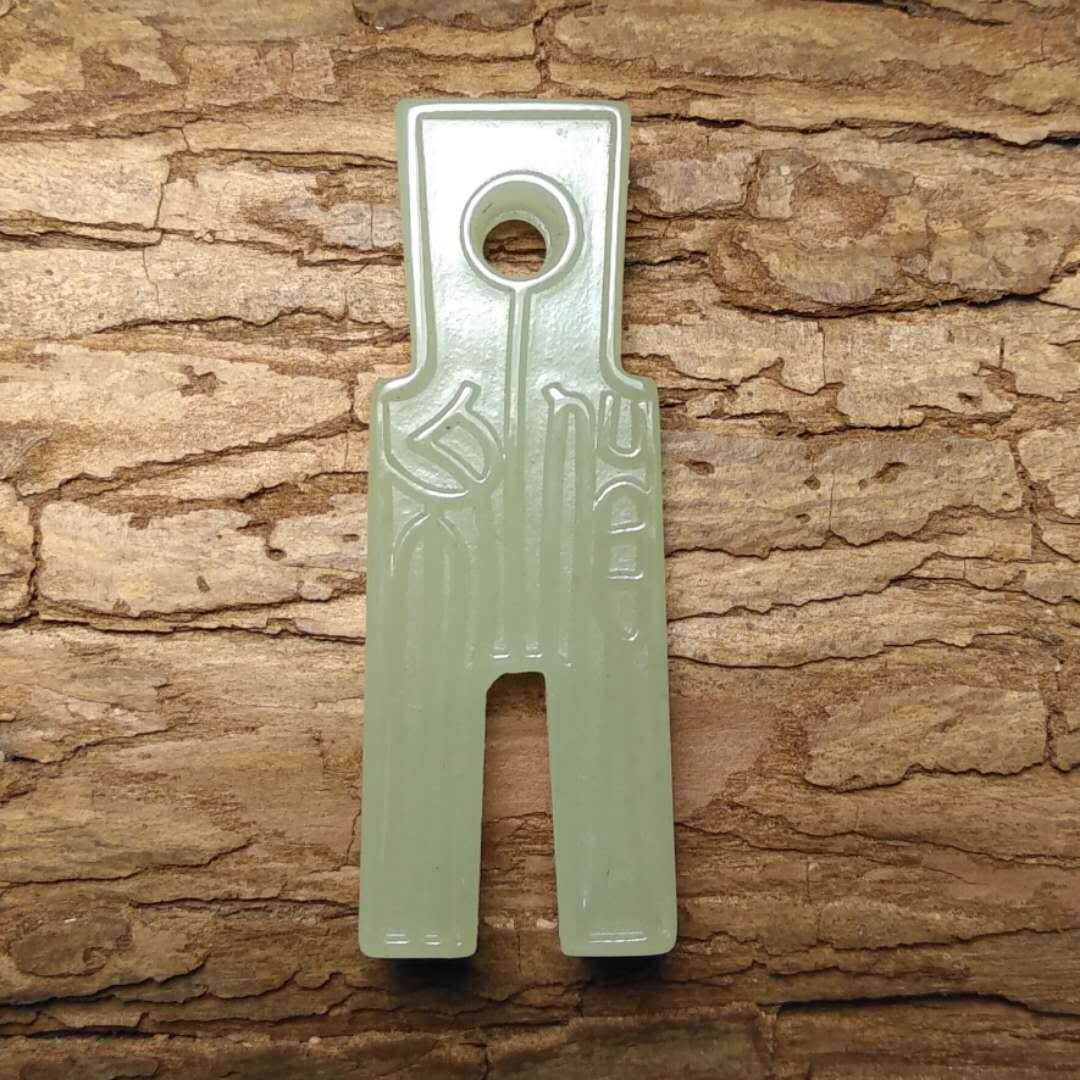 厂价供应时尚精工和田玉青白玉吊坠 复古刀币形和田玉挂件