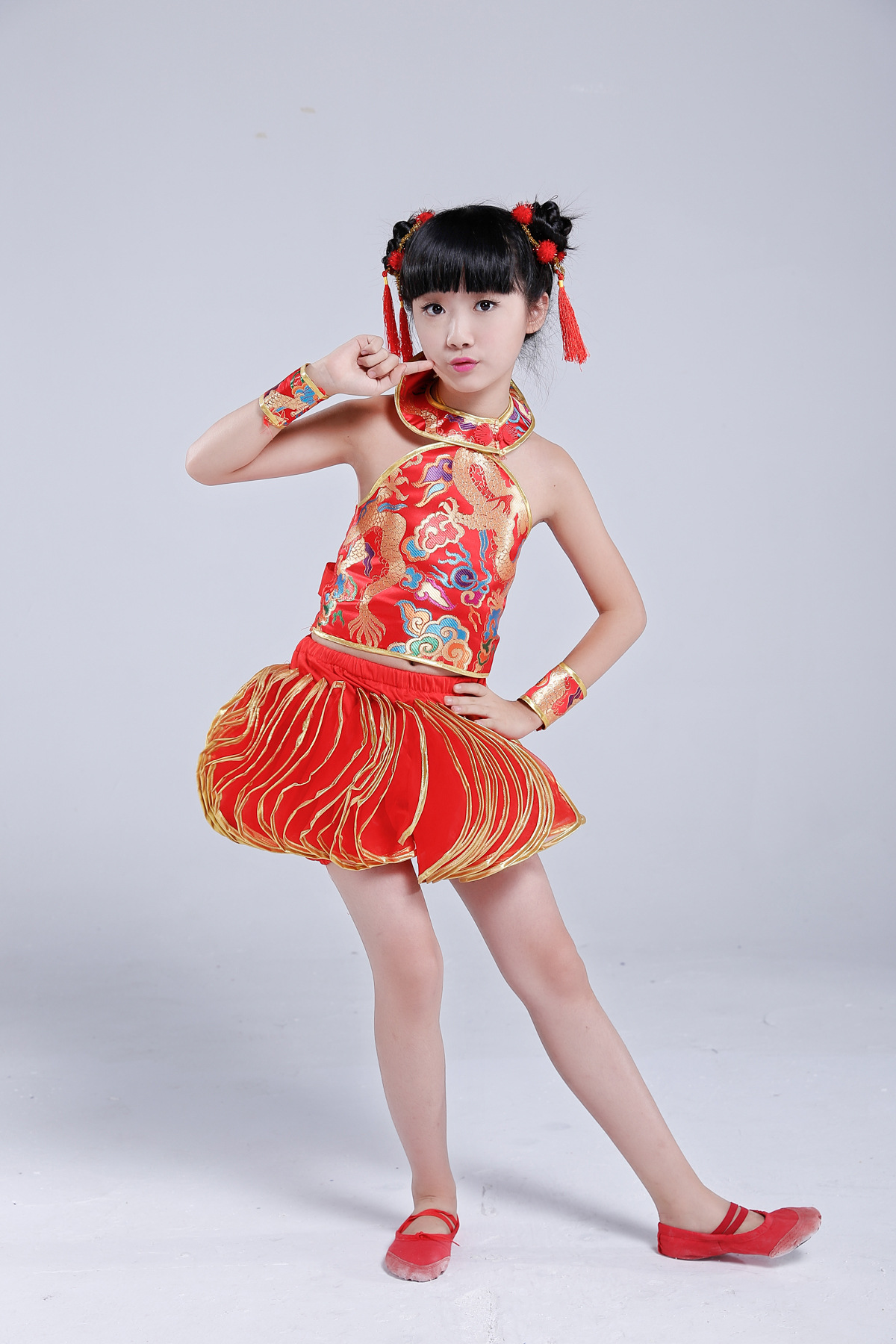 儿童喜庆中国红表演服儿童中国风打鼓服年画娃娃幼儿肚兜灯笼服