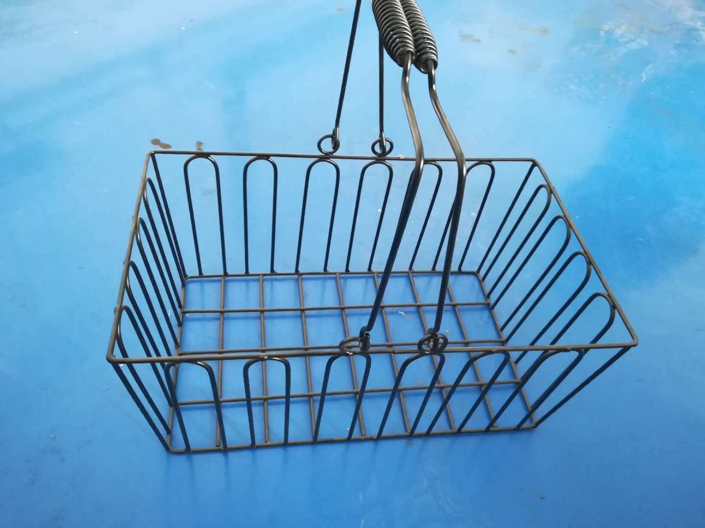 厂家直销专业生产定做铁艺收纳篮铁丝收纳盒铁制储物筐整理脏衣篮