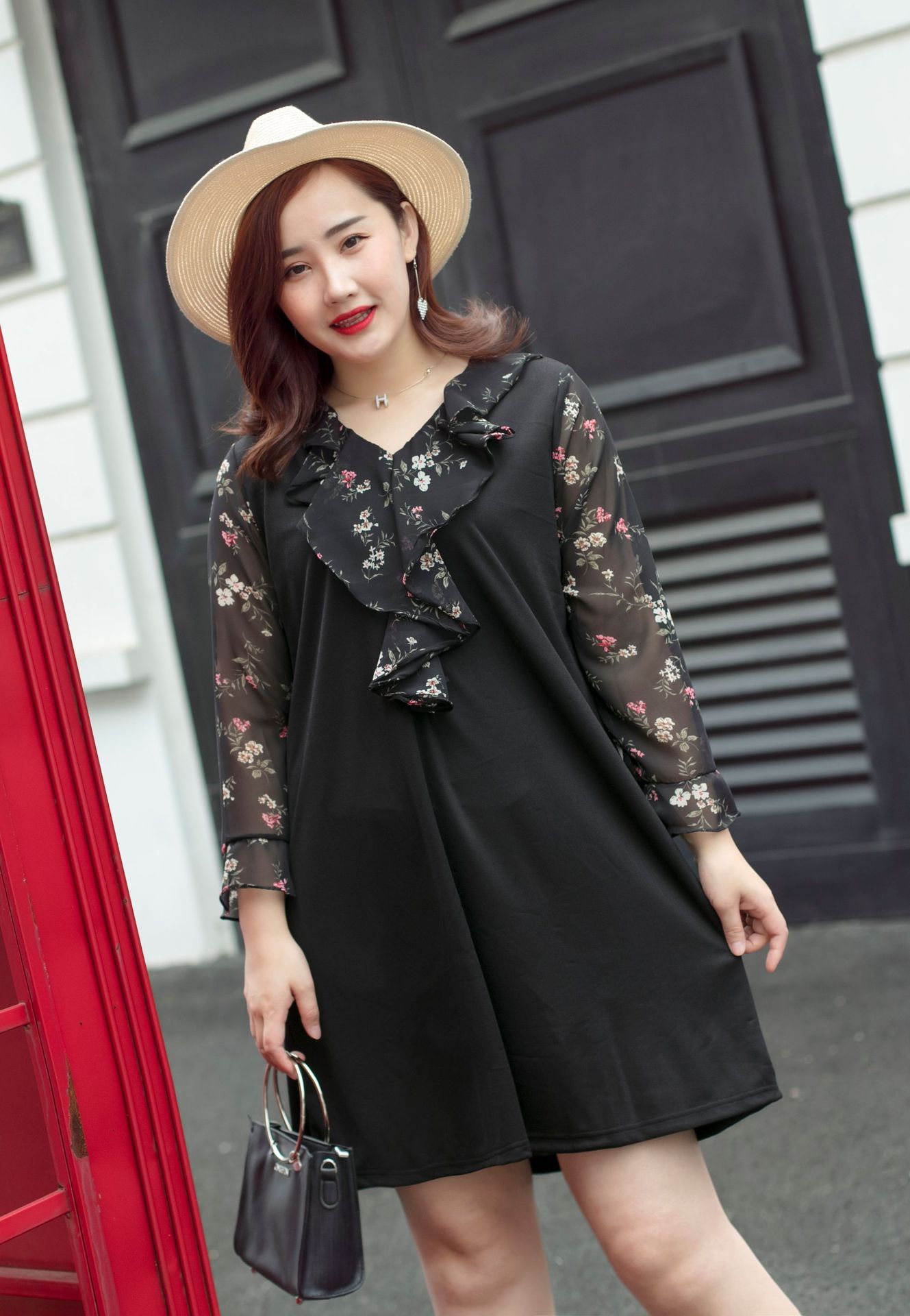 200斤胖mm大码女装2018春装新款加肥加大宽松显瘦碎花连衣裙q9517