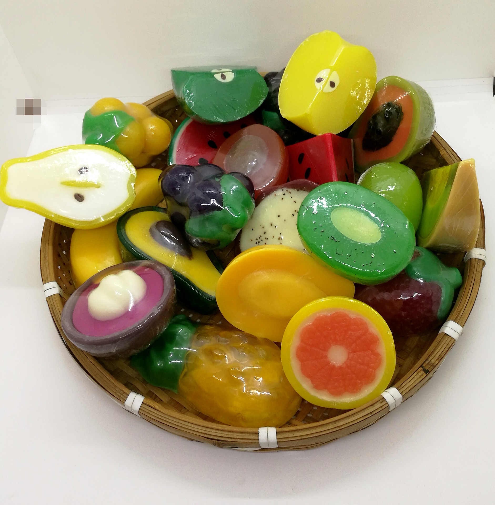 厂家定制儿童手工沐浴皂 水果造型香皂 精油皂基手工皂oem代加工