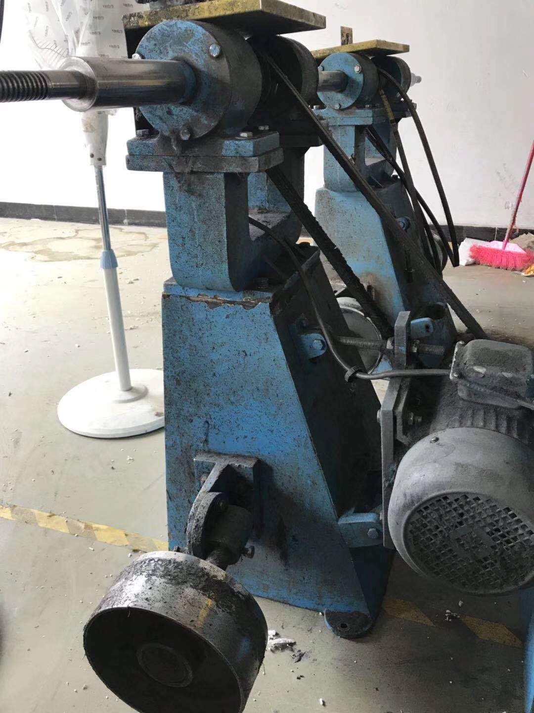 吊带砂带抛光机2