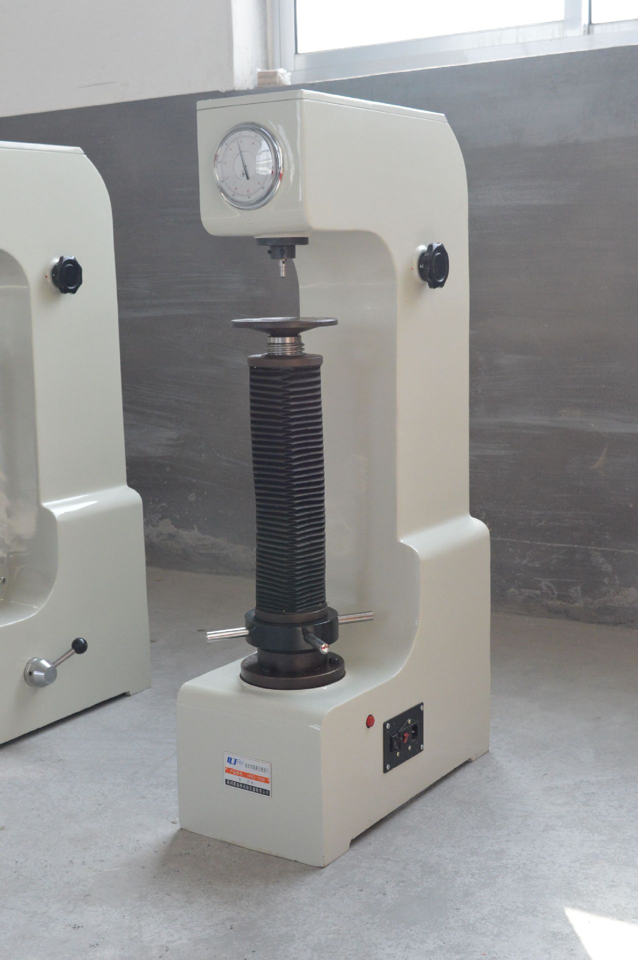 hrd150b电动加高洛氏硬度计金属硬度试验机