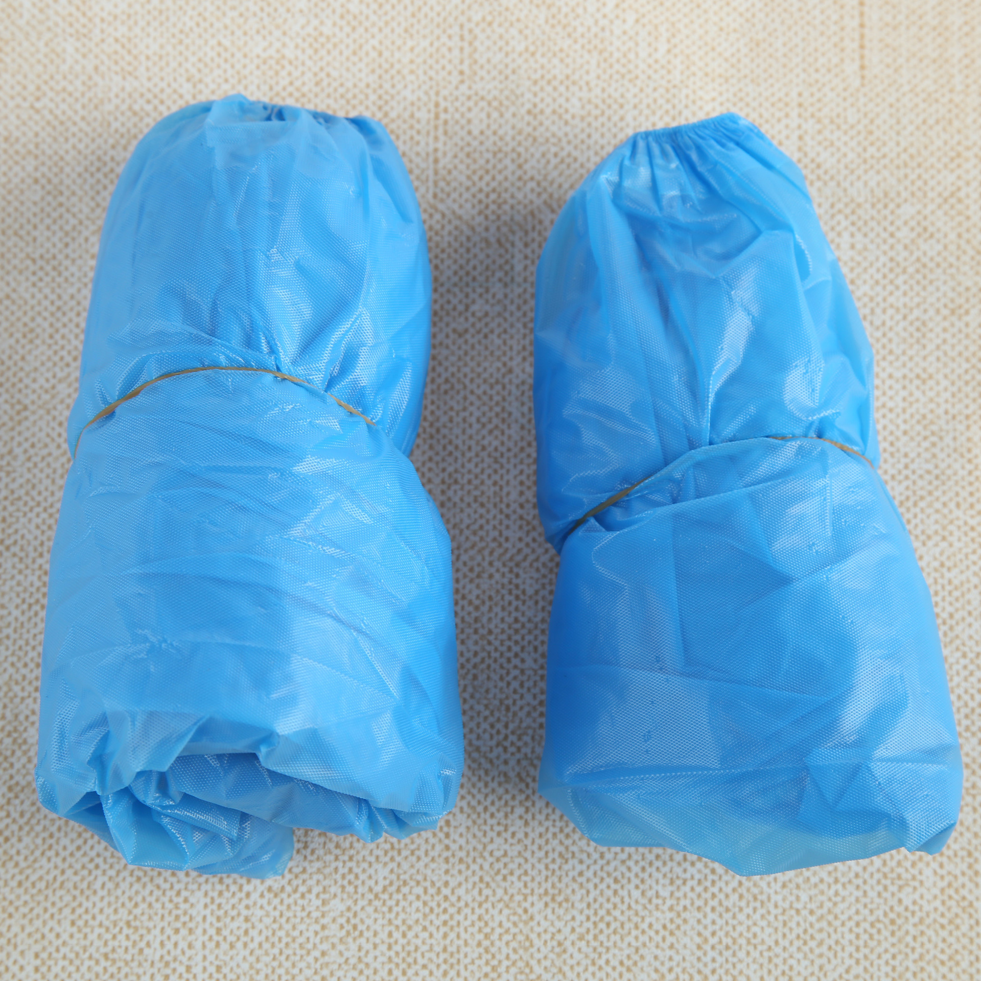 一次性鞋套pe塑料家用加厚脚套鞋套加厚防水鞋套现货批发100只装