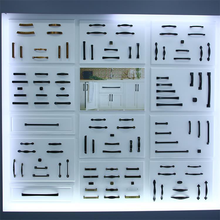 登丰五金衣柜柜门拉手样品板定制家具配件把手橱柜抽屉小拉手展板