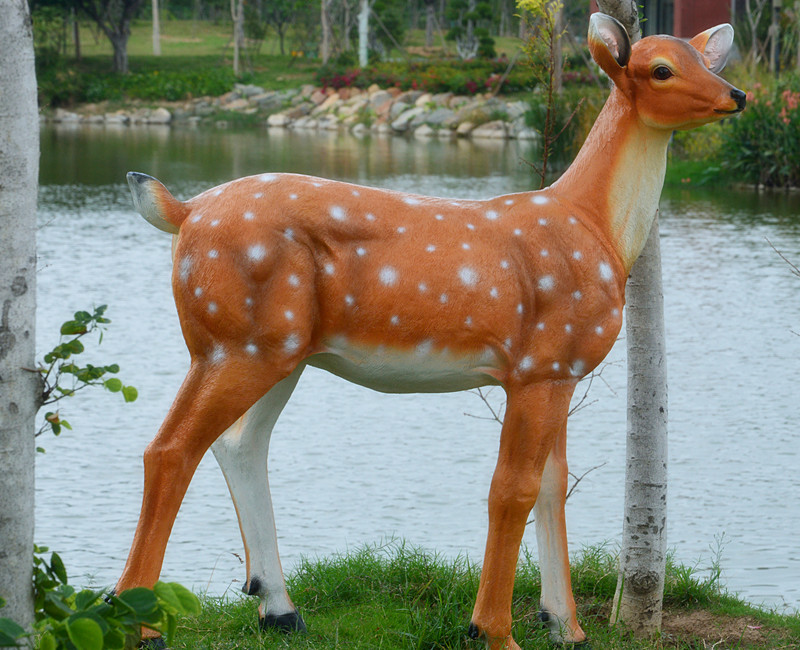 梅花鹿摆件玻璃钢工艺品 房地产造景场景小品摆件 景观雕塑