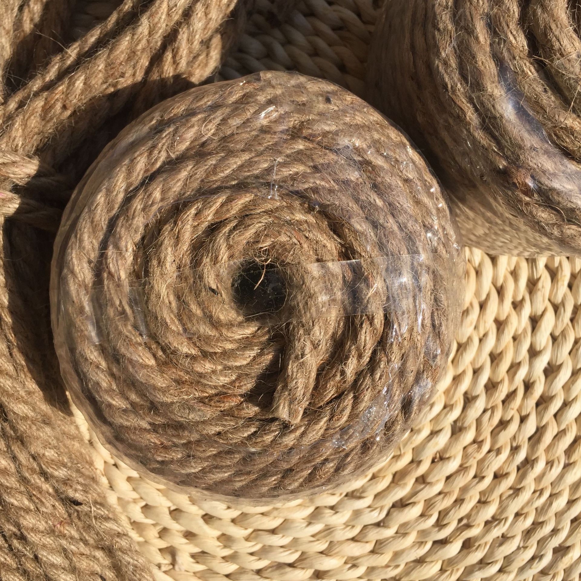 厂家直销园林用粗麻绳节庆装饰店铺装修天然手工捆扎绳子黄麻绳