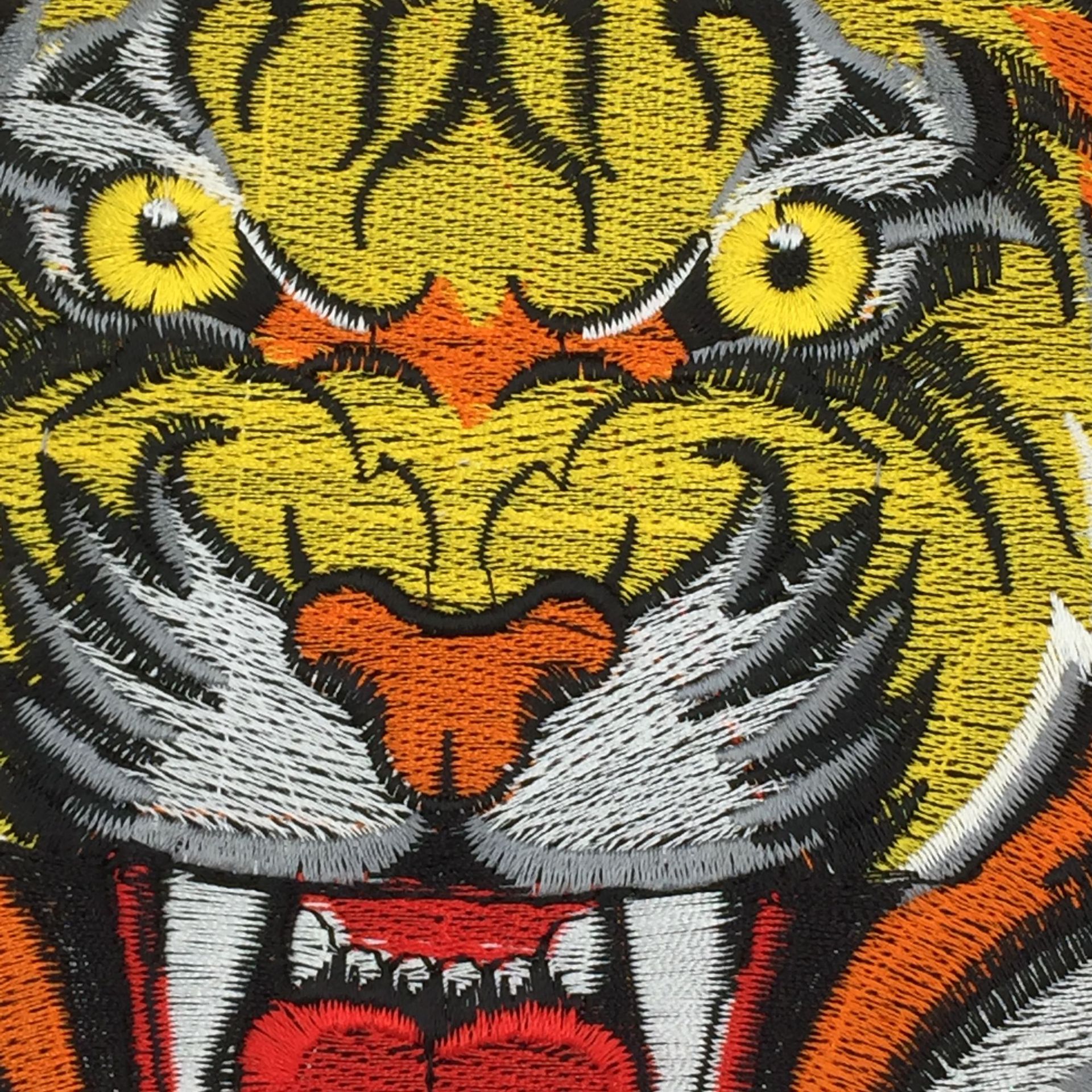 义乌厂家直销大号刺绣老虎布贴 可熨烫服装t恤装饰绣花衣服贴