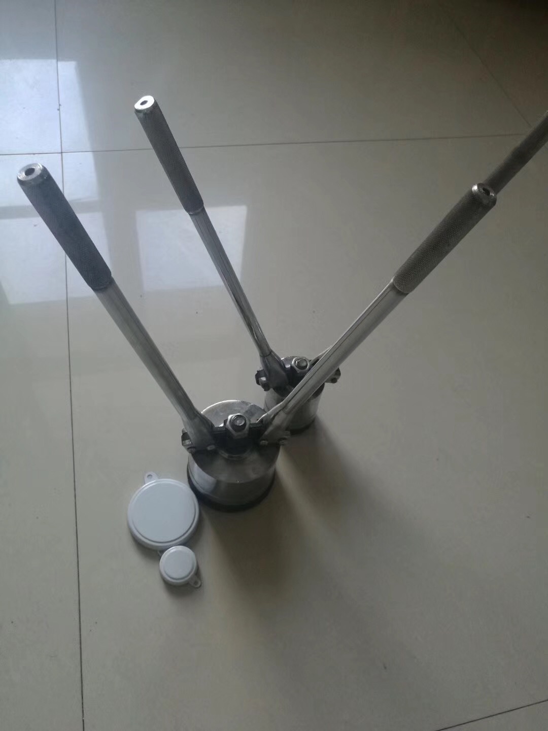 200l升油桶封口机 铁桶封口器 油桶封口钳 压盖器 铁桶盖封盖机