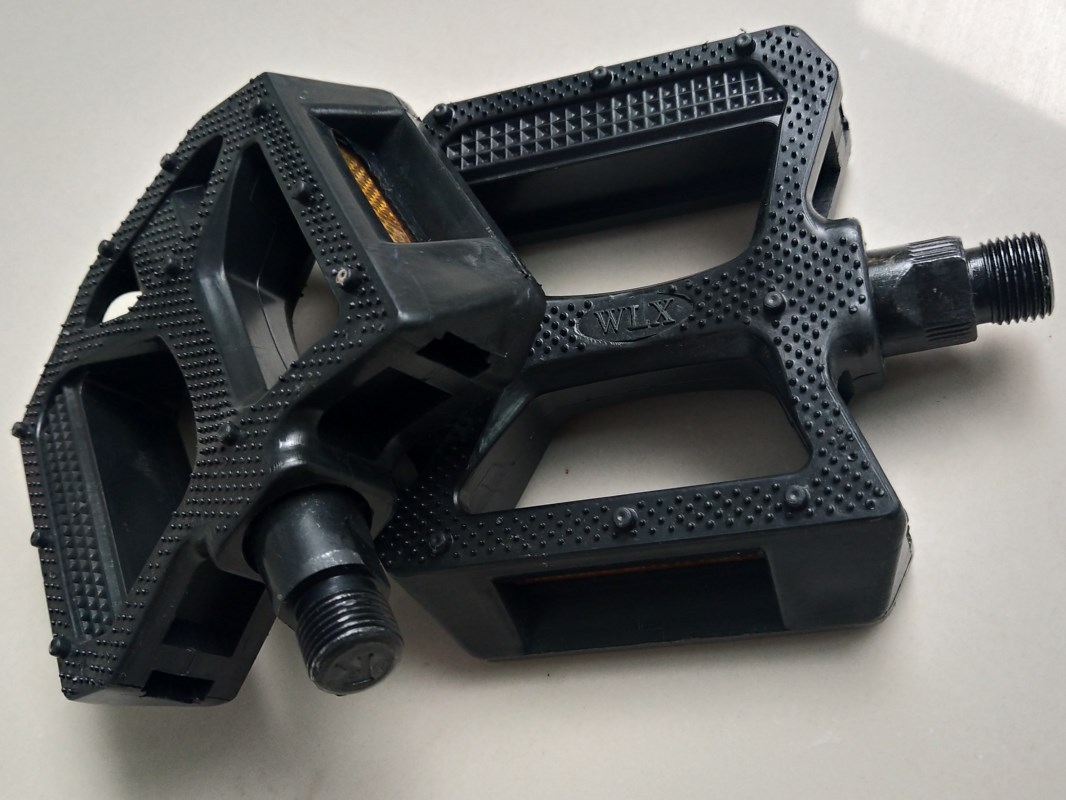 自行车塑料脚踏板单车脚蹬子防滑塑料脚蹬死飞单车脚踏