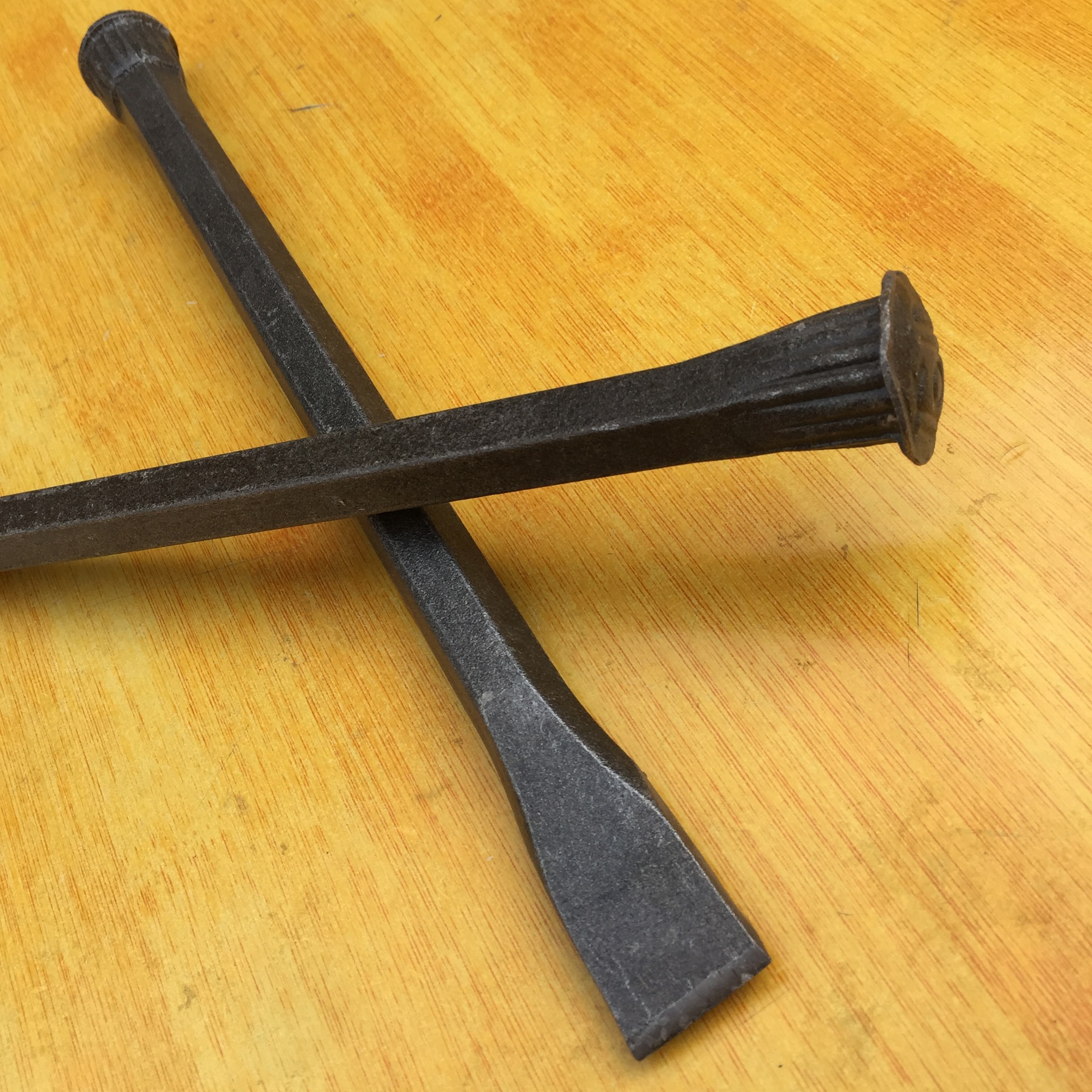 【厂家直销】大头原色350#石工凿尖凿平凿 水泥凿 手动工具