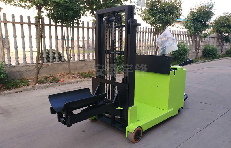 叉车定制之电动翻斗车