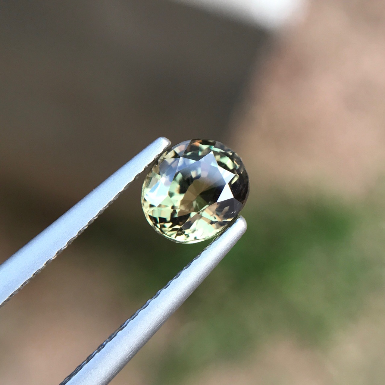 斯里兰卡矿区直销 1.5克拉精品天然亚力山大变石 国际权威证书