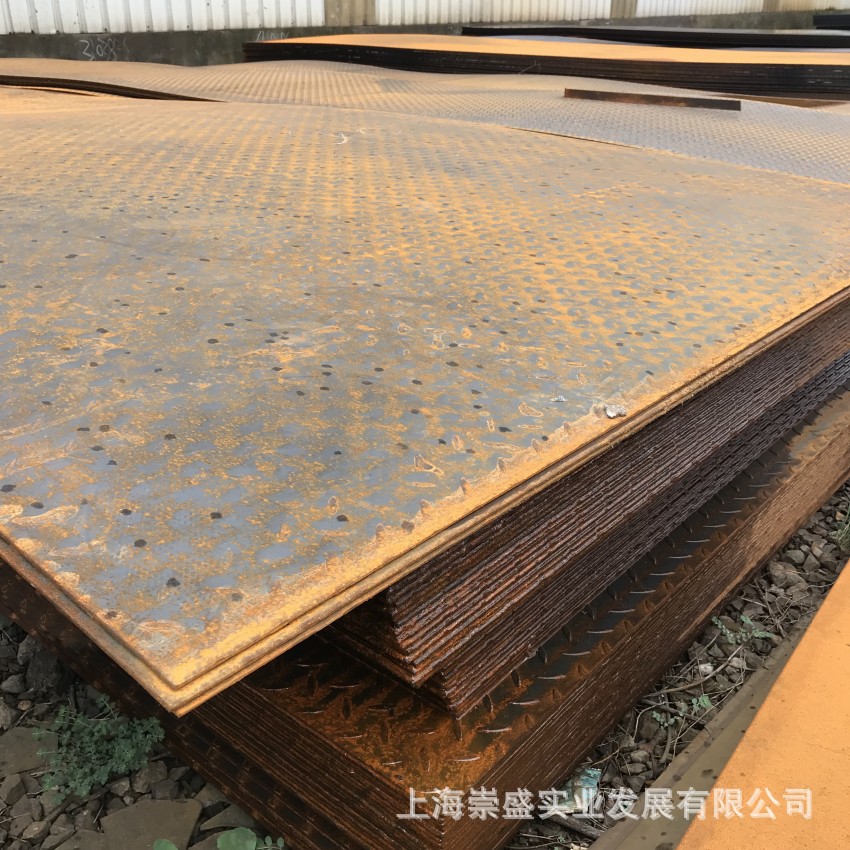 表面带有花纹的钢板称为花纹板,其花纹成扁豆形,菱形,圆豆形,扁圆