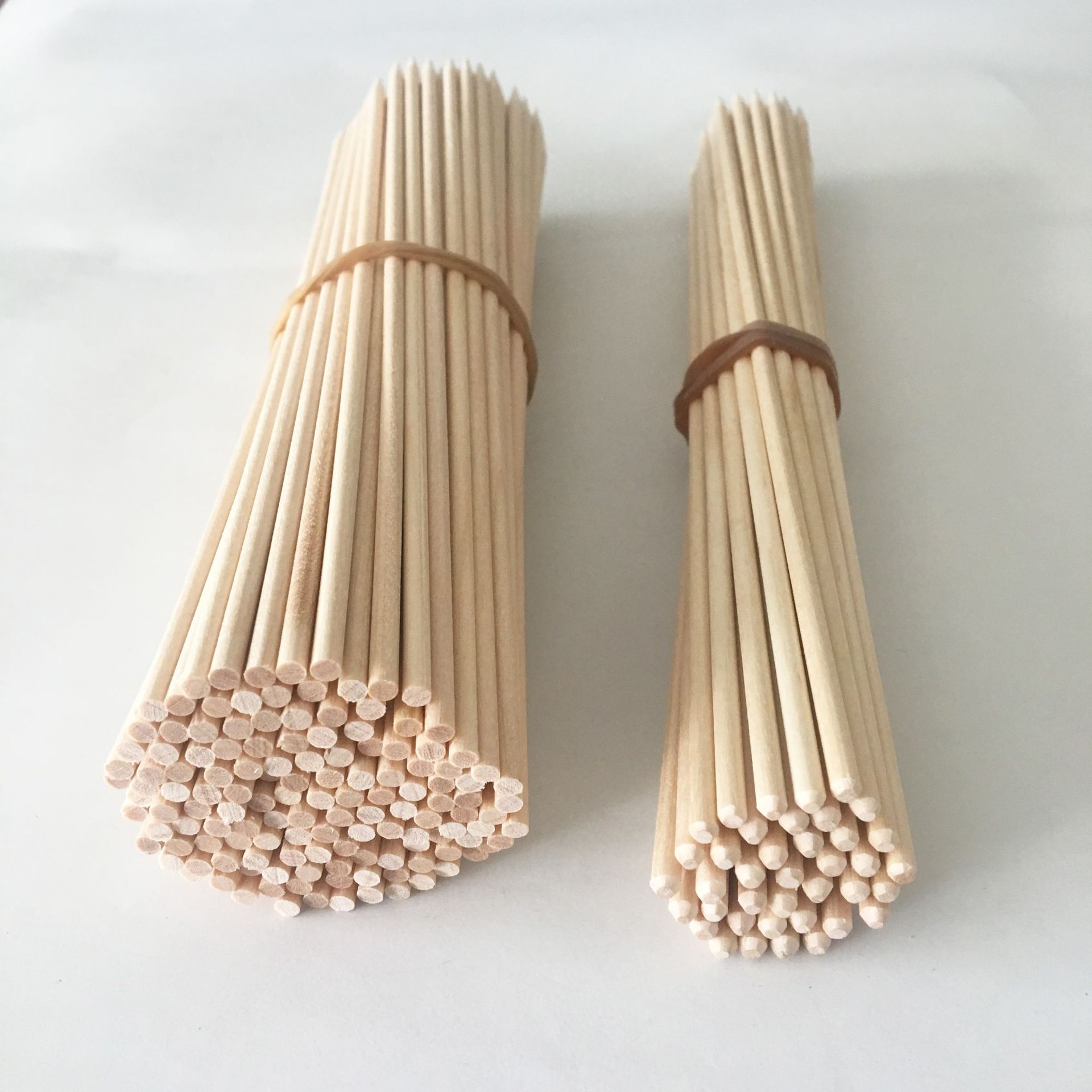 【厂家直销】大量供应食品签 木签 圆棒 木工艺签 各种尺寸