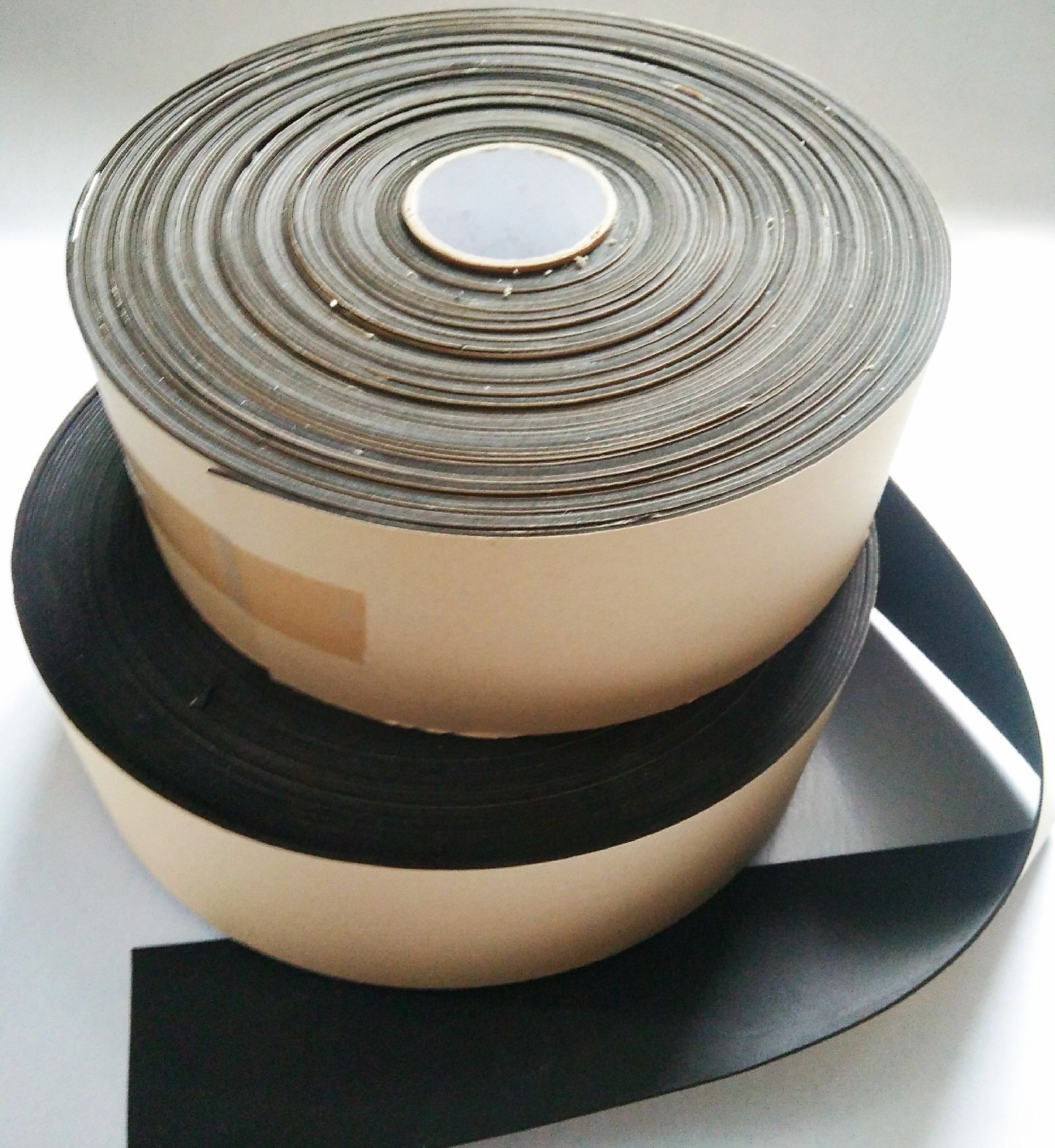 厂家生产黑色自粘海绵条灯具密封泡棉胶条建筑工地防水密封胶条