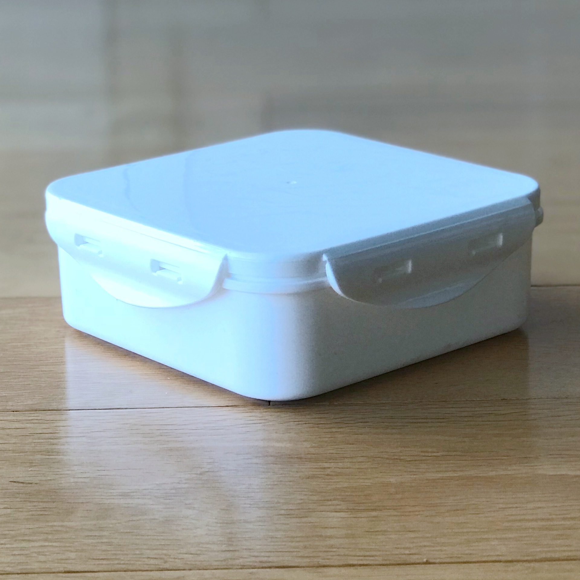 工厂直销白色 500克 可微波加热正方形四边扣泥灸塑料密封包装盒