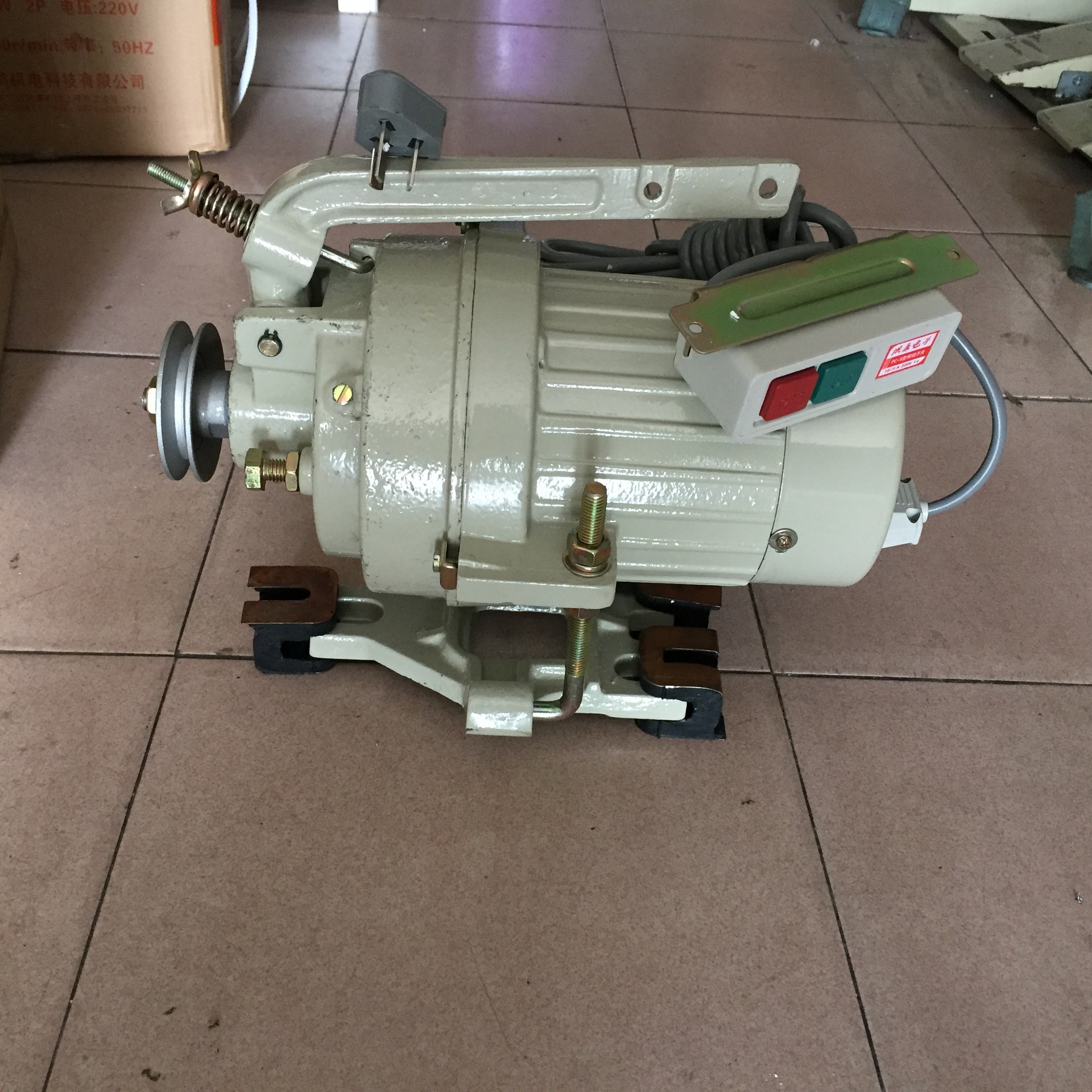 工业缝纫机离合器电机马达电动机包缝机平缝机电机220v 380v-阿里巴巴