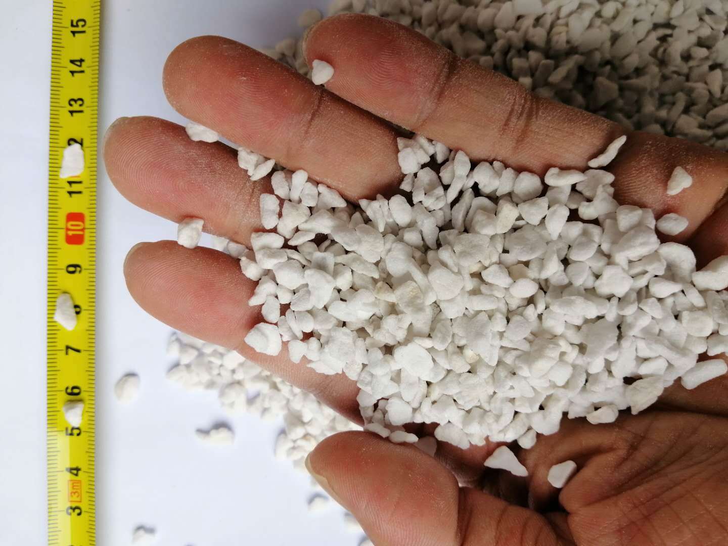 厂家供应 园艺珍珠岩2-4 3-6 4-8mm 基质栽培 珍珠岩大颗粒